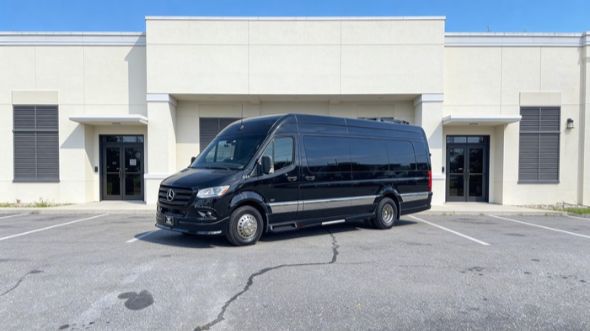 15 passenger sprinter van minneapolis