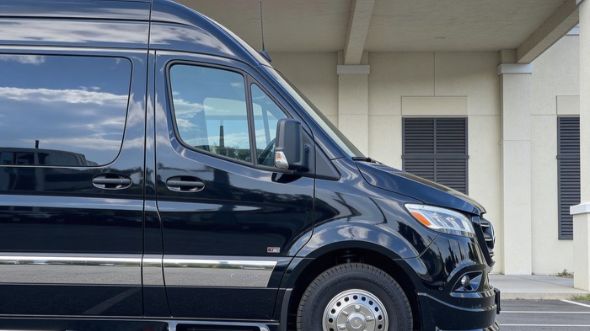 minneapolis 12 passenger sprinter van